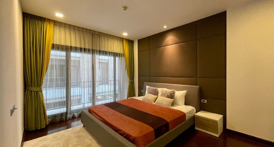For rent 4 bedrooms apartment in Watthana, Bangkok