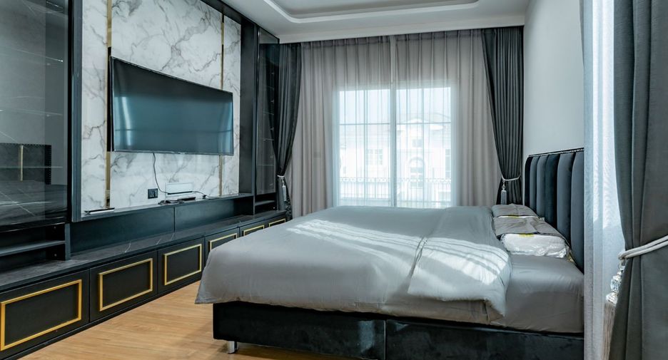 Casa en venta de 4 habitaciones en Bang Khen, Bangkok
