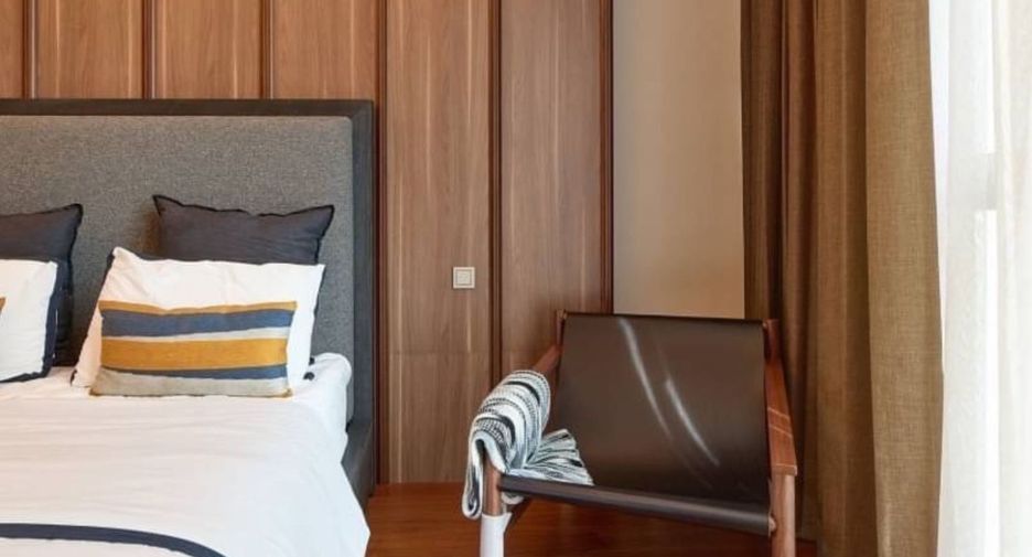 For sale 4 bedrooms condo in Khlong Toei, Bangkok