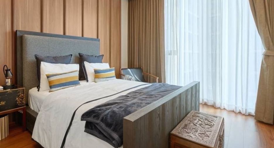 For sale 4 bedrooms condo in Khlong Toei, Bangkok
