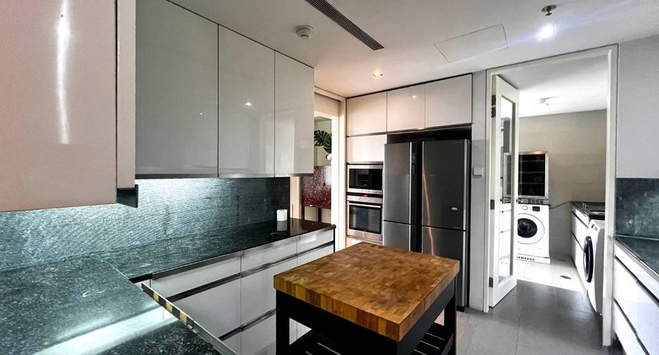 For rent 3 bedrooms condo in Sathon, Bangkok