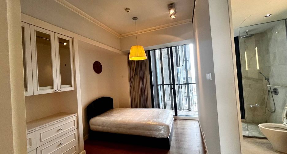 For rent 3 bedrooms condo in Sathon, Bangkok