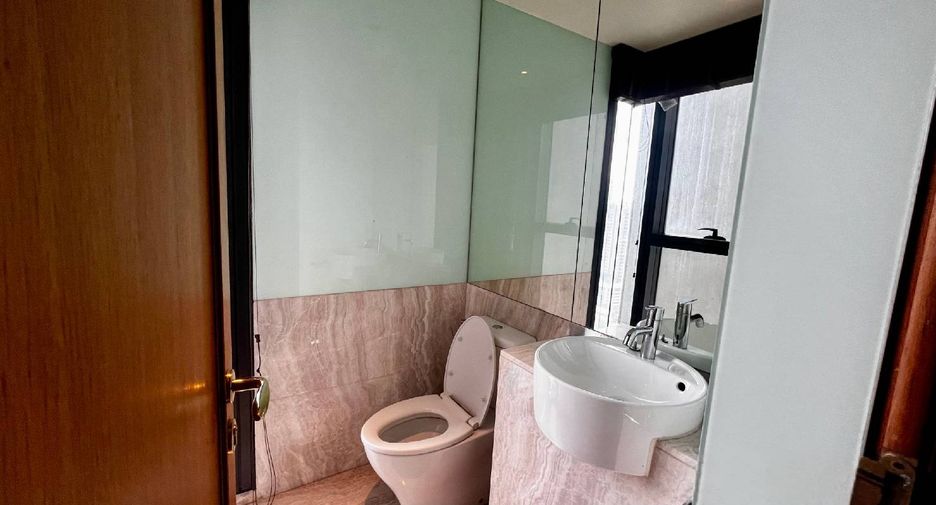 For rent 3 bedrooms condo in Sathon, Bangkok