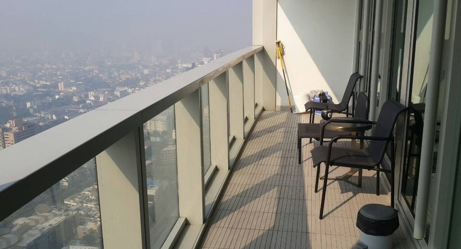 For rent 3 bedrooms condo in Sathon, Bangkok