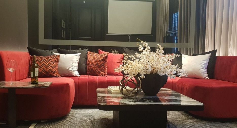 For sale 5 bedrooms house in Mueang Samut Prakan, Samut Prakan
