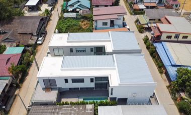 Villa zum Kauf mit 4 Zimmer in San Kamphaeng, Chiang Mai