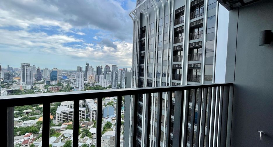 Wohnung zur Miete mit 2 Zimmer in Watthana, Bangkok