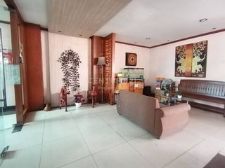 For rent 9 bed serviced apartment in Watthana, Bangkok