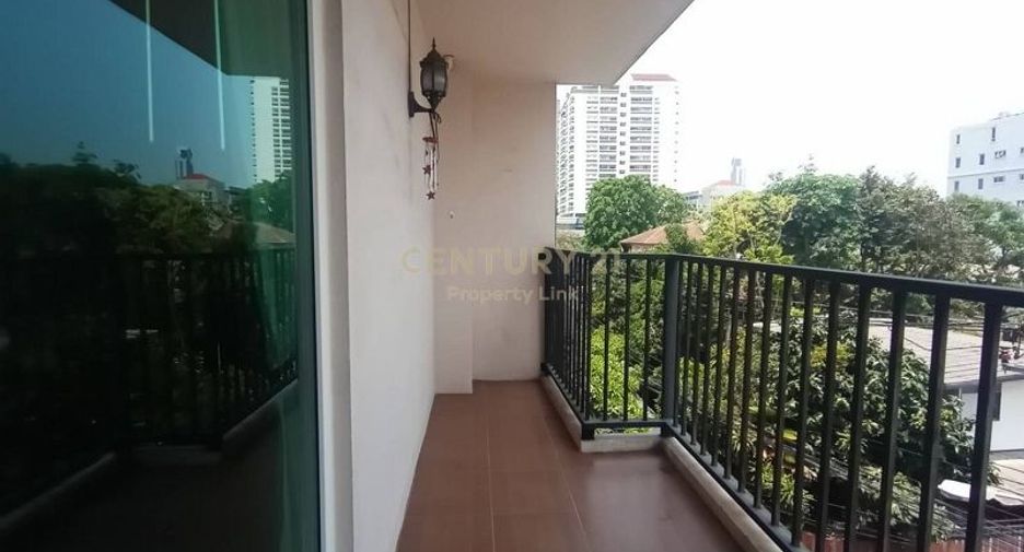 For rent 9 ベッドルーム serviced apartment in Watthana, Bangkok