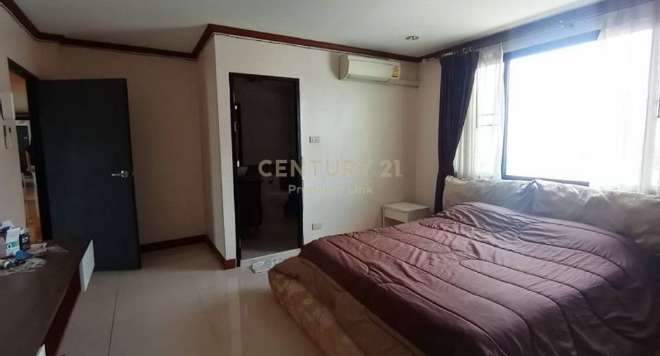 For rent 9 ベッドルーム serviced apartment in Watthana, Bangkok