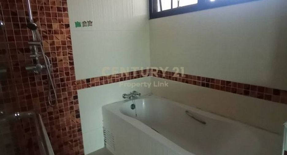 For rent 9 ベッドルーム serviced apartment in Watthana, Bangkok