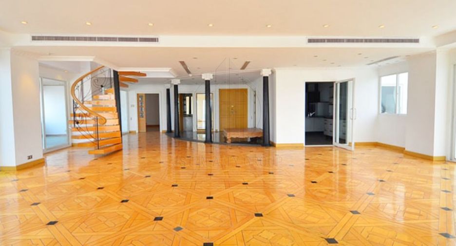 For sale 5 bedrooms condo in Sathon, Bangkok