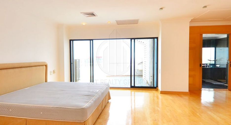 For sale 5 bedrooms condo in Sathon, Bangkok
