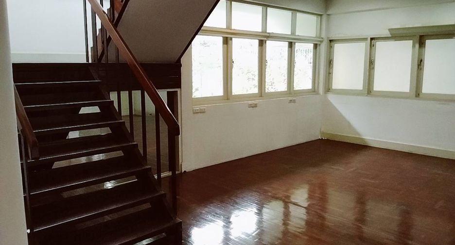 ให้เช่า 2 ห้องนอน บ้านเดี่ยว ใน วัฒนา, กรุงเทพฯ