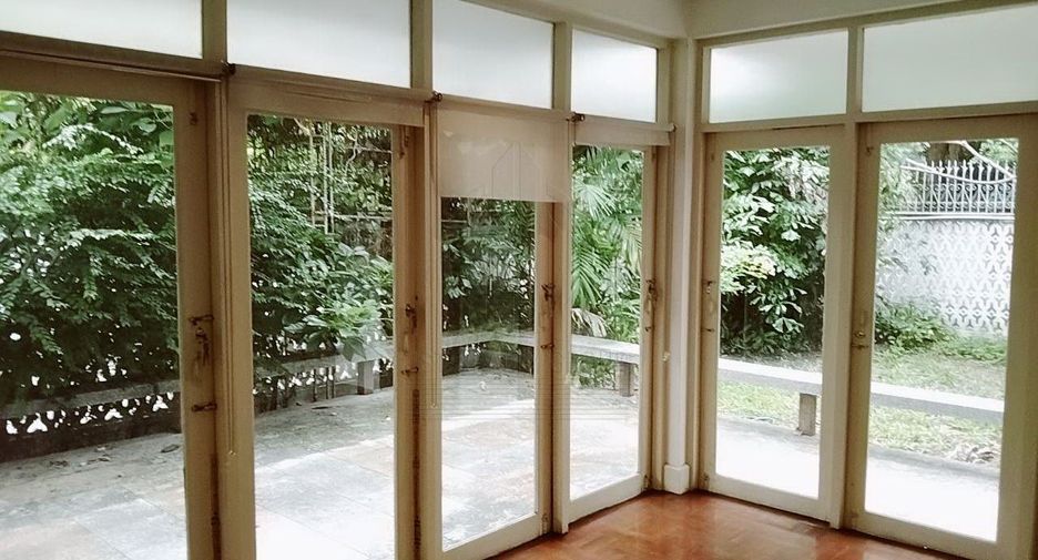 ให้เช่า 2 ห้องนอน บ้านเดี่ยว ใน วัฒนา, กรุงเทพฯ