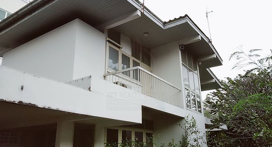 ให้เช่า 2 ห้องนอน บ้านเดี่ยว ใน วัฒนา, กรุงเทพฯ