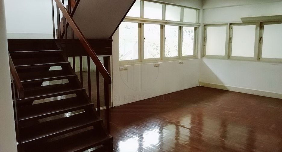 ให้เช่า 2 ห้องนอน บ้านเดี่ยว ใน วัฒนา, กรุงเทพฯ