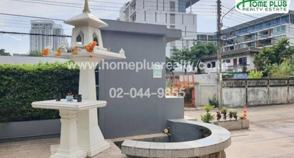 For sale 1 bed condo in Khlong Toei, Bangkok