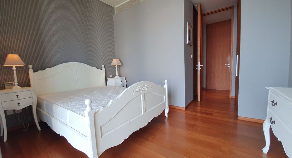 For rent and for sale 2 bedrooms apartment in Sathon, Bangkok