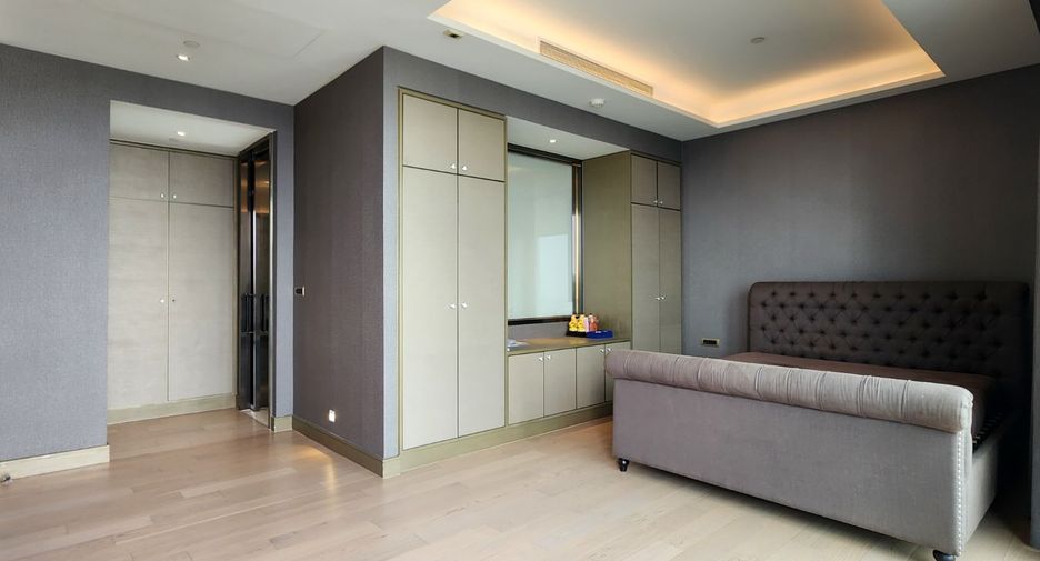 For rent そして for sale 3 ベッドルーム condo in Khlong San, Bangkok