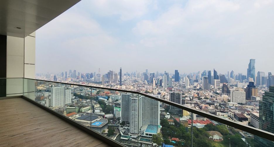 For rent そして for sale 3 ベッドルーム condo in Khlong San, Bangkok