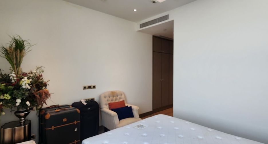 For rent そして for sale 3 ベッドルーム condo in Khlong San, Bangkok