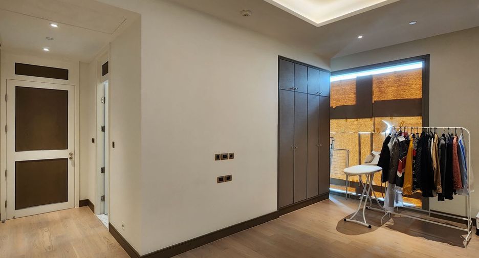 For rent そして for sale 3 ベッドルーム condo in Khlong San, Bangkok