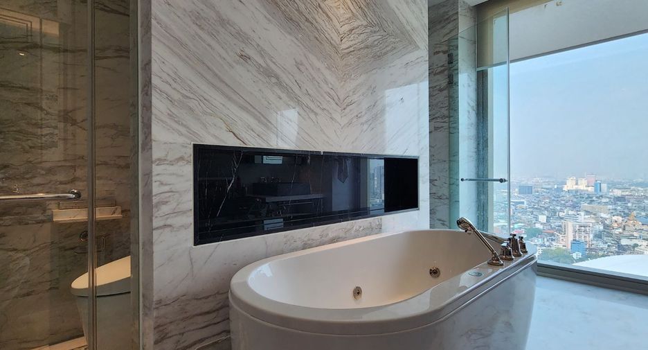 For rent そして for sale 3 ベッドルーム condo in Khlong San, Bangkok
