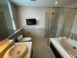 For rent 4 bedrooms condo in Khlong Toei, Bangkok