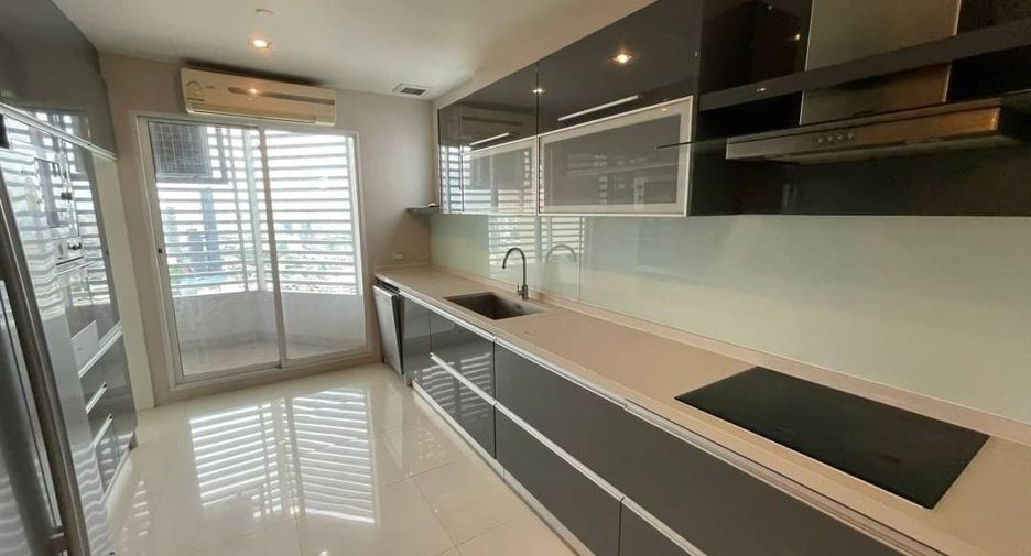 Wohnung zur Miete mit 4 Zimmer in Khlong Toei, Bangkok