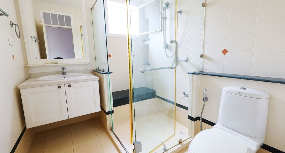 For sale 4 bedrooms house in Phasi Charoen, Bangkok