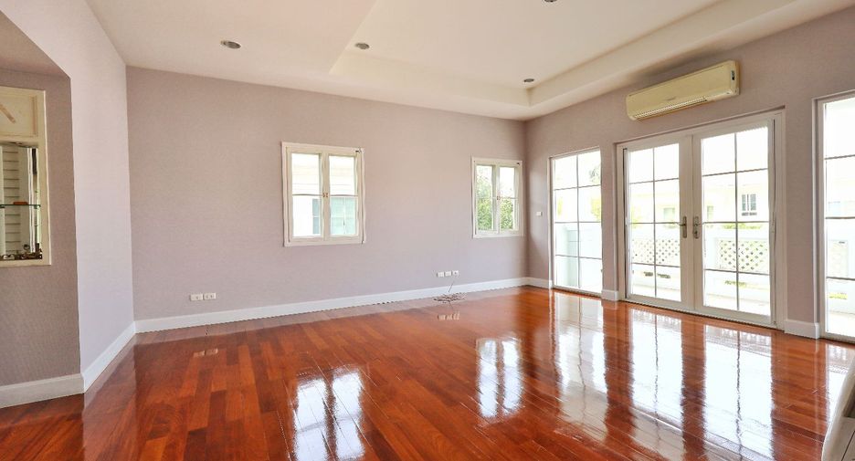 For sale 4 bedrooms house in Phasi Charoen, Bangkok