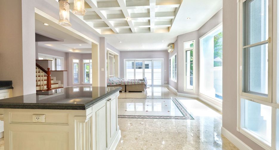 For sale 4 bedrooms house in Phasi Charoen, Bangkok