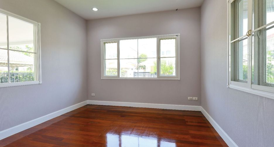 For sale 4 bedrooms house in Phasi Charoen, Bangkok