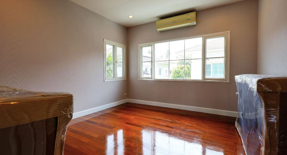 For sale 4 bedrooms house in Phasi Charoen, Bangkok