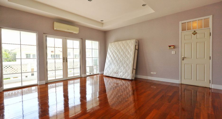 For sale 4 bedrooms house in Phasi Charoen, Bangkok