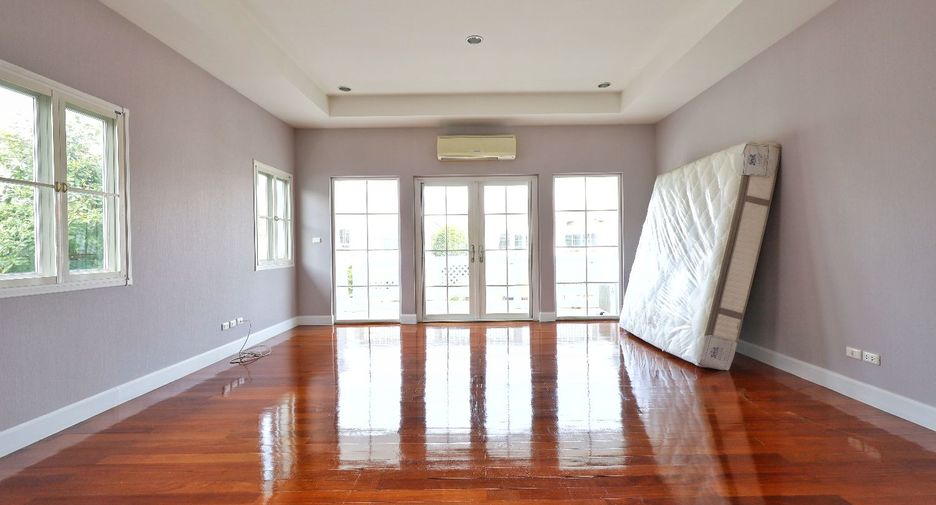 For sale 4 bedrooms house in Phasi Charoen, Bangkok