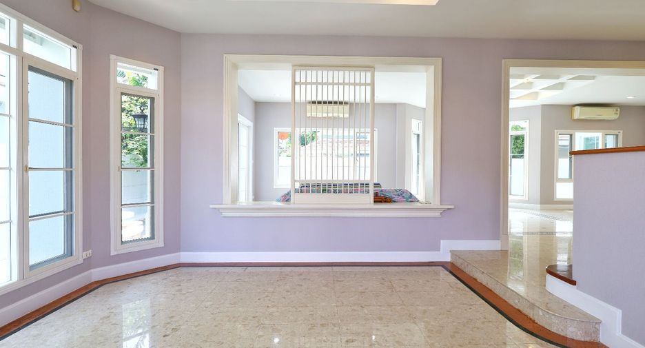 For sale 4 bedrooms house in Phasi Charoen, Bangkok