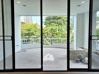 For rent 4 bed apartment in Watthana, Bangkok