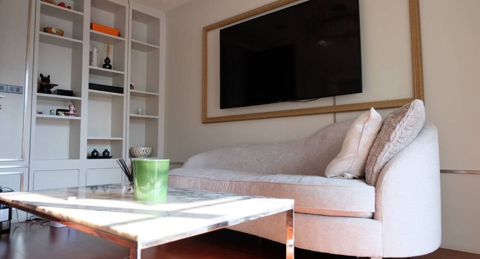 Haus zur Miete mit 4 Zimmer in Watthana, Bangkok