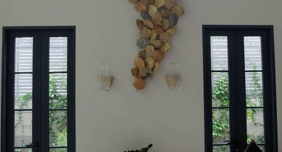 Haus zur Miete mit 4 Zimmer in Watthana, Bangkok