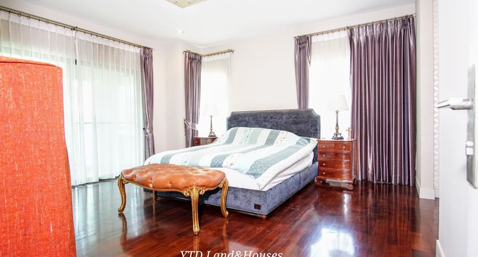For sale 4 bedrooms house in Taling Chan, Bangkok