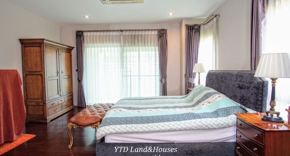 For sale 4 bedrooms house in Taling Chan, Bangkok