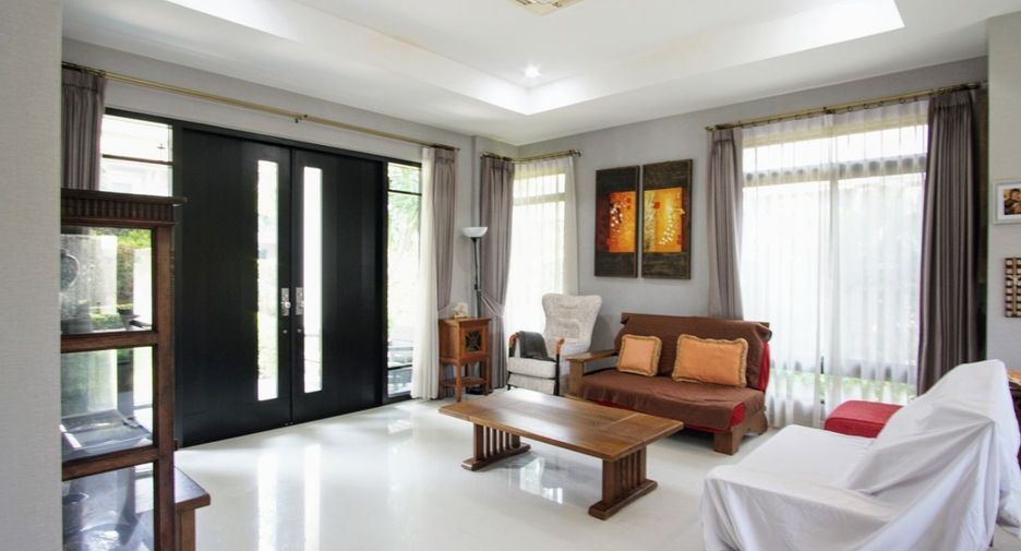 For sale 4 bedrooms house in Taling Chan, Bangkok
