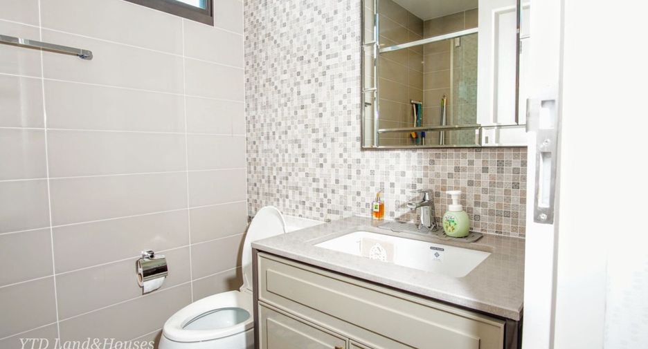 For sale 4 bedrooms house in Taling Chan, Bangkok