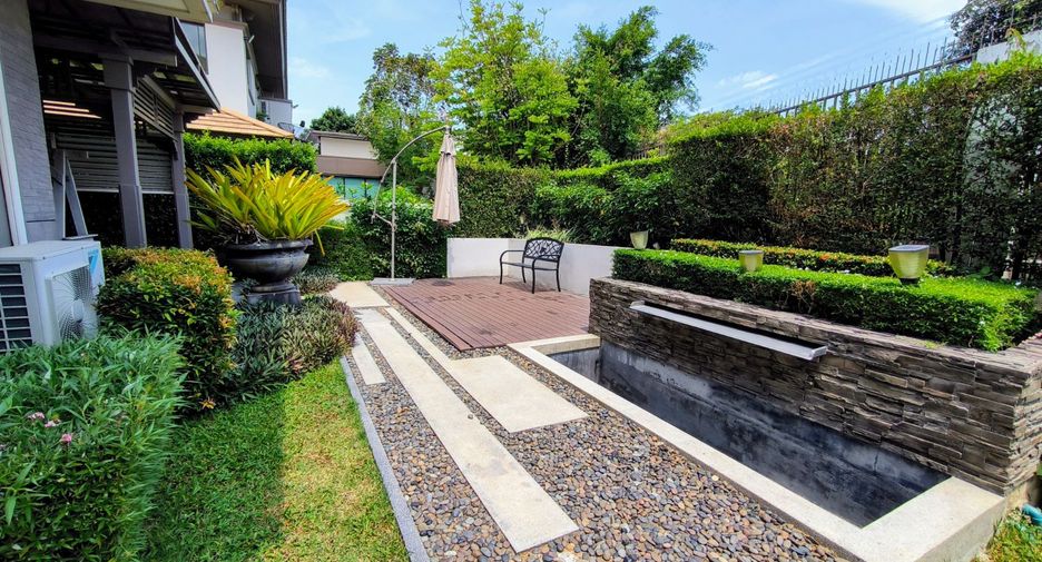 For sale 4 bedrooms house in Taling Chan, Bangkok