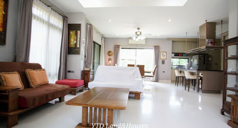 For sale 4 bedrooms house in Taling Chan, Bangkok