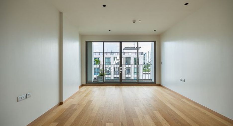 For sale 3 bedrooms condo in Yan Nawa, Bangkok