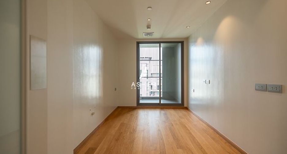 For sale 3 bedrooms condo in Yan Nawa, Bangkok