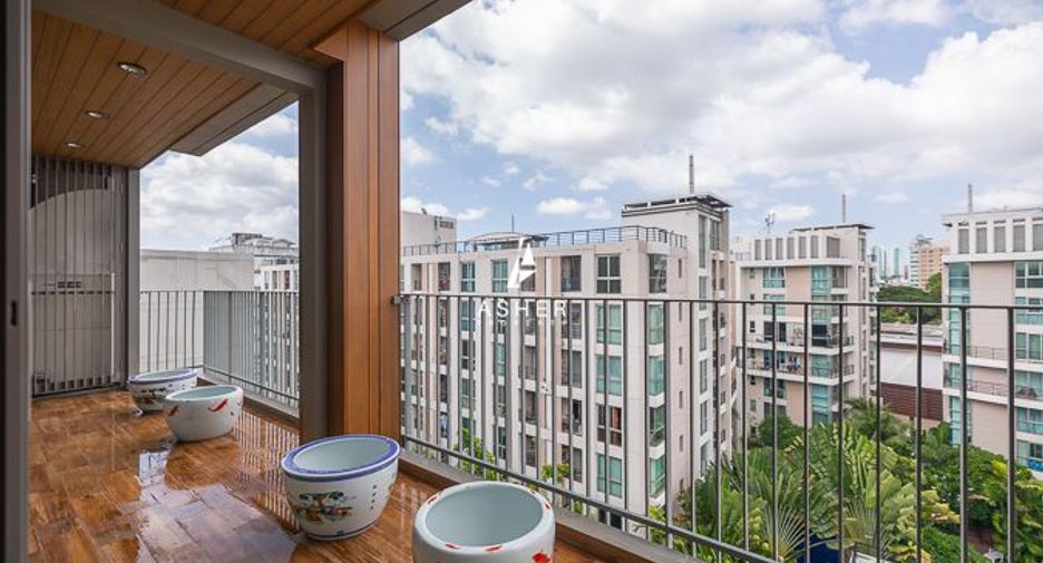 For sale 3 bedrooms condo in Yan Nawa, Bangkok